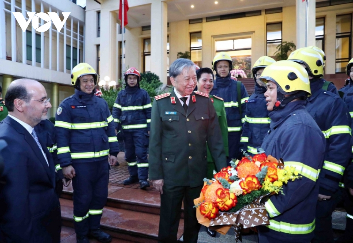 Đoàn cán bộ chiến sĩ Việt Nam lên đường tham gia cứu nạn động đất tại Thổ Nhĩ Kỳ